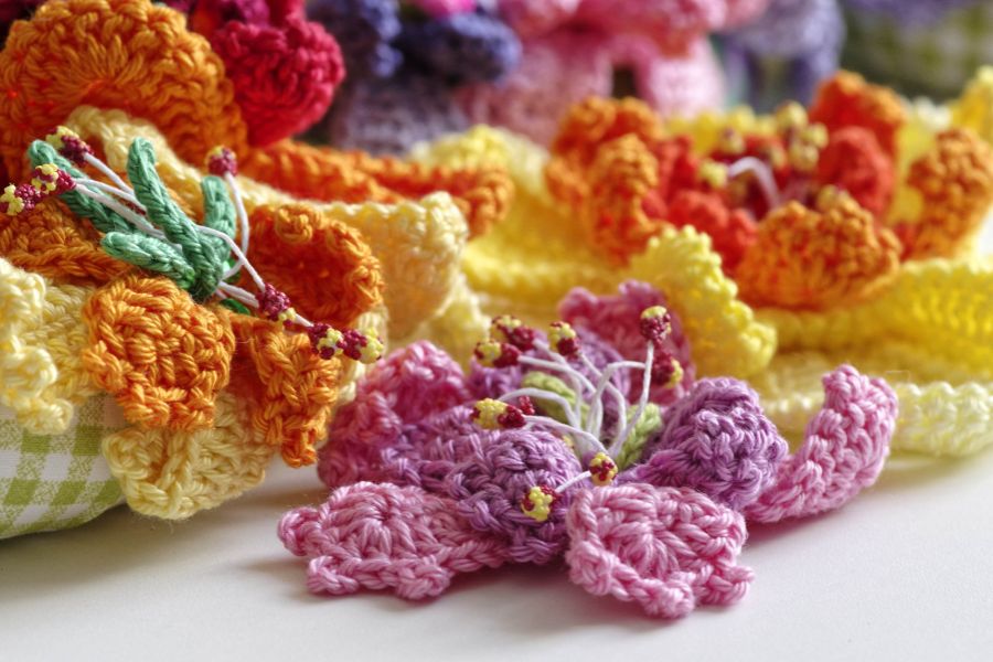 Fiori gialli e rosa crochet