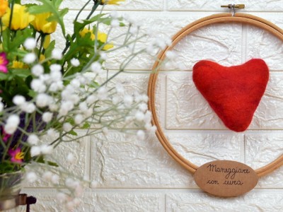 San Valentino: tutorial cuore con taschino in feltro