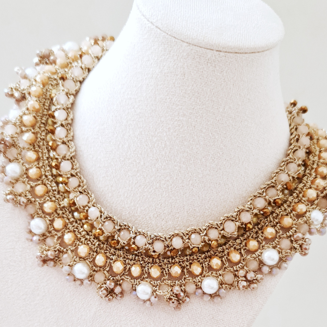 collier uncinetto